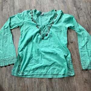 Guess Jeans Women's Size L/G Mint Green Beaded Coin Embellished Long Sleeve Top